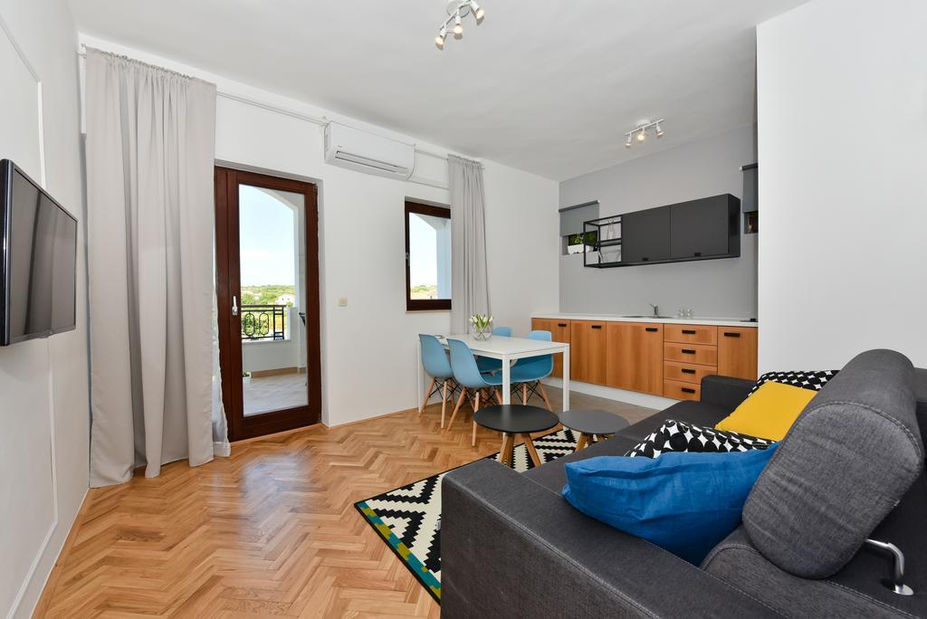 Mediterraneo Garden Apartments Petrcane Exteriör bild