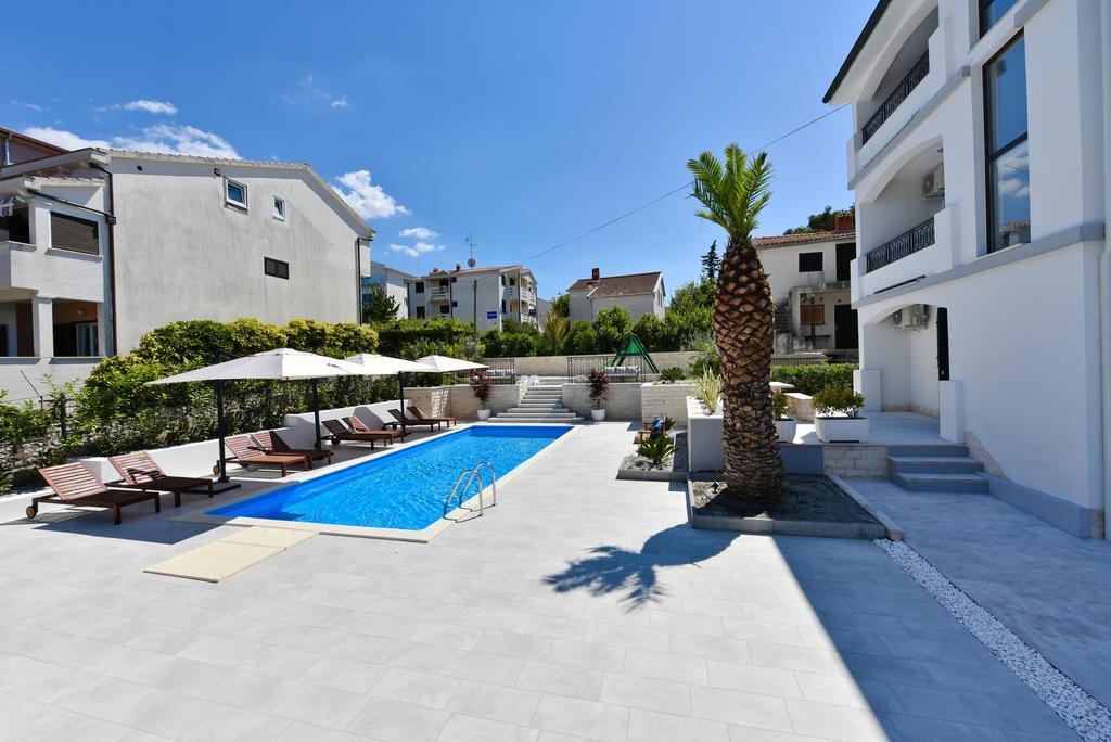 Mediterraneo Garden Apartments Petrcane Exteriör bild