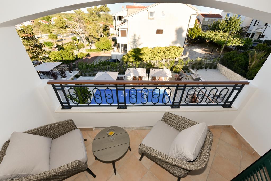 Mediterraneo Garden Apartments Petrcane Exteriör bild