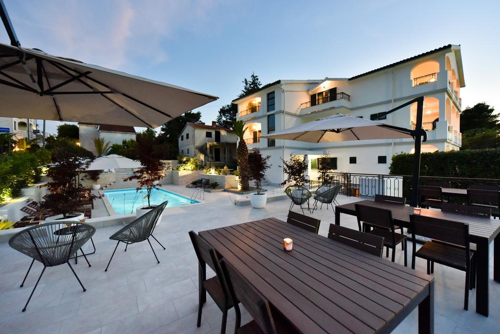 Mediterraneo Garden Apartments Petrcane Exteriör bild