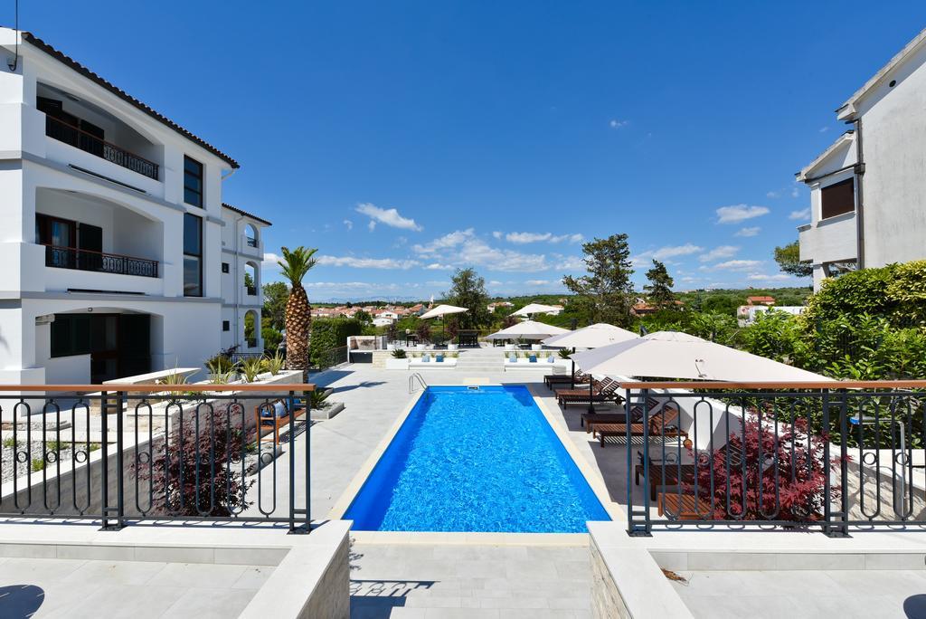 Mediterraneo Garden Apartments Petrcane Exteriör bild