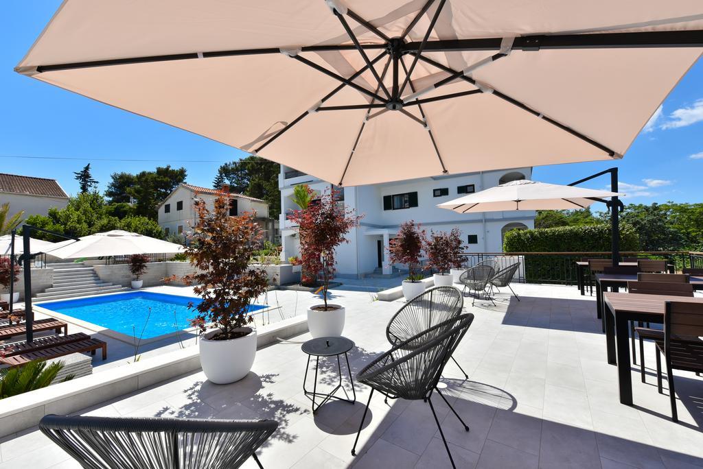 Mediterraneo Garden Apartments Petrcane Exteriör bild