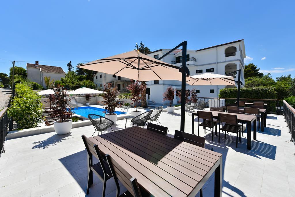 Mediterraneo Garden Apartments Petrcane Exteriör bild
